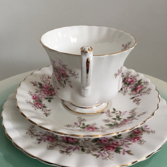 Vintage Royal Albert Lavender Rose trio, teacup, saucer, cake plate - Picture 6 of 13